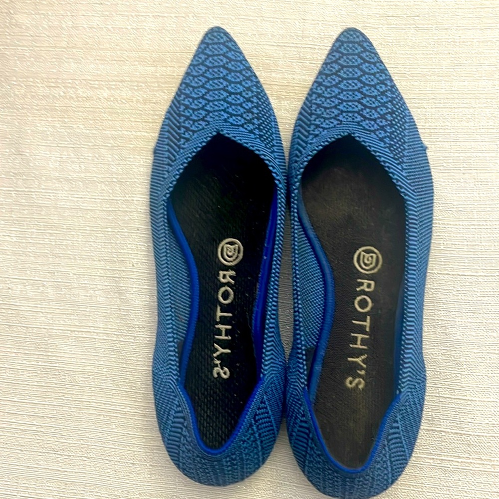 Rothy’s The Point Women's Sz 7 US Emerald Flat
Tiny pull on side.see last pics